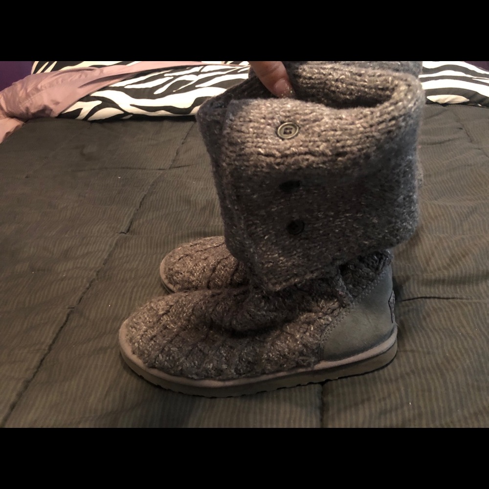 Grey knit uggs